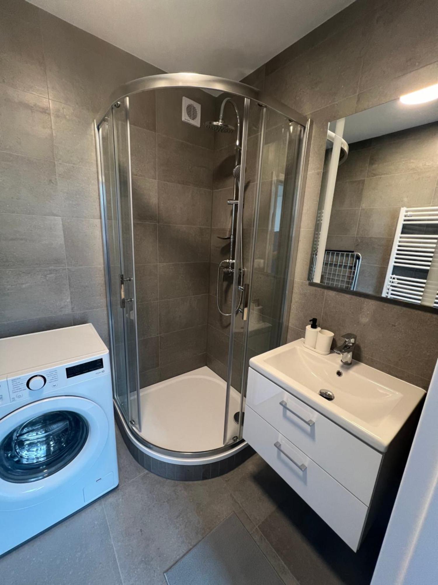 Ren Apartment Зноймо Екстериор снимка