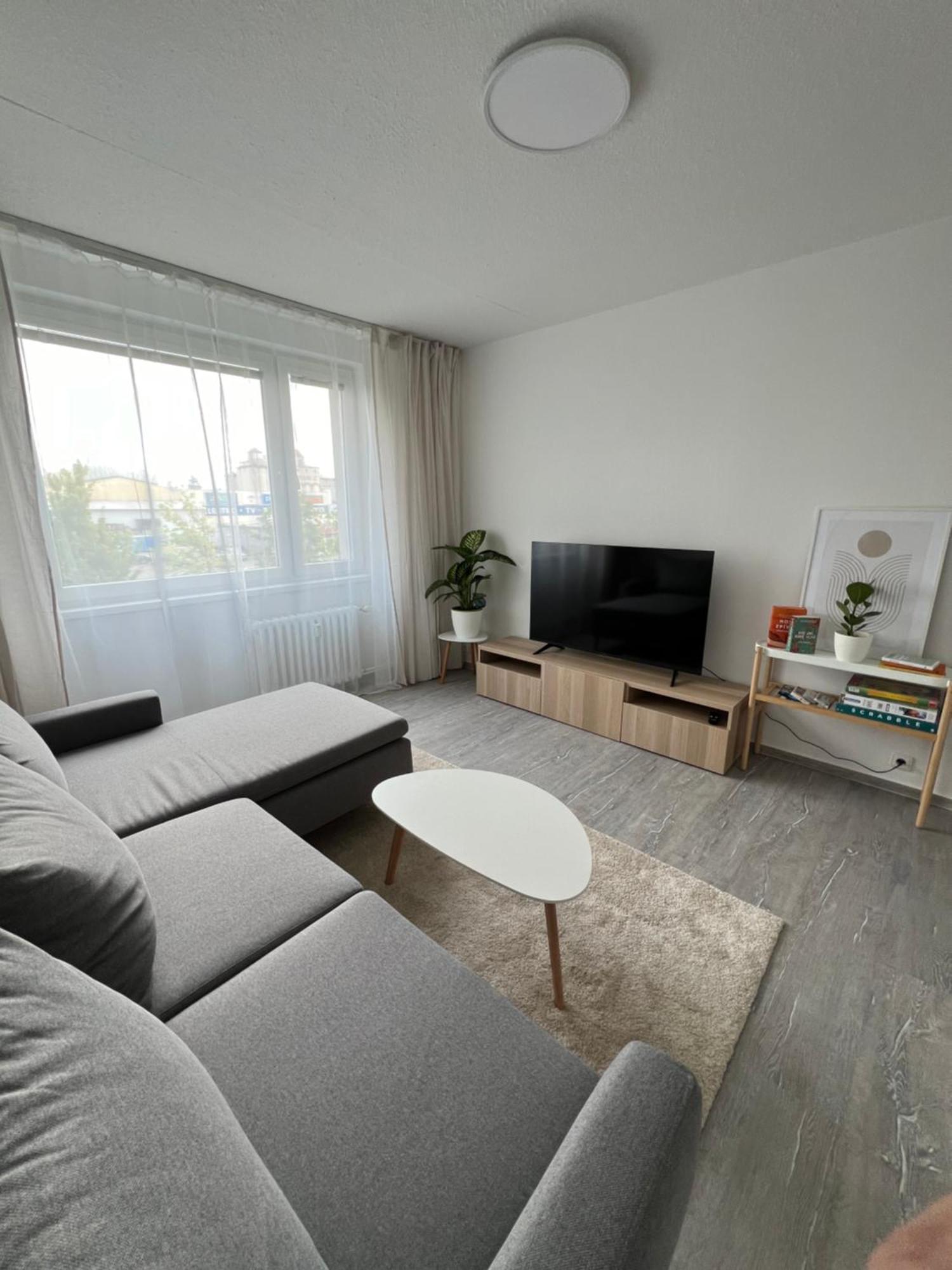 Ren Apartment Зноймо Екстериор снимка